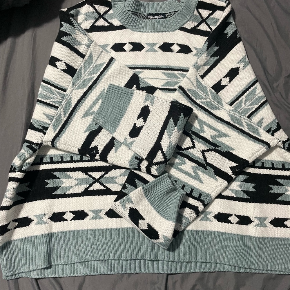 Wrangler Geometric Crewneck Sweater in Sage, Black & White